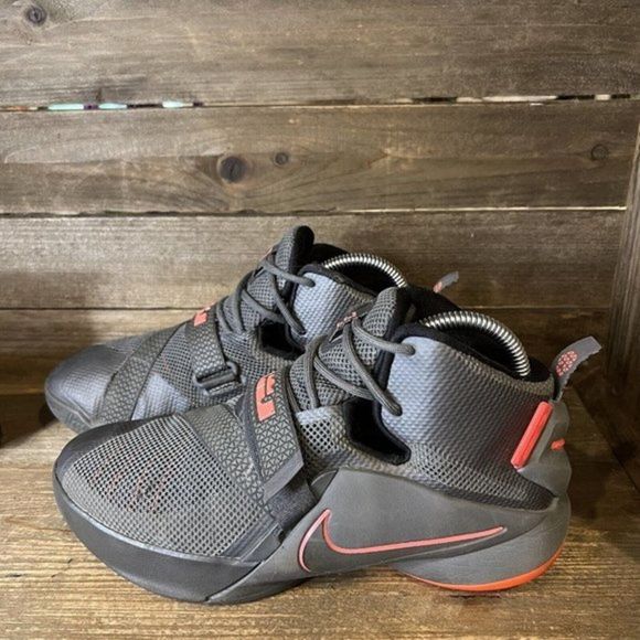 Childrens Kids Nike Lebron Soilder IX 9 Gray Basketball Shoes Sneakers Size 6.5 - Picture 2 of 6